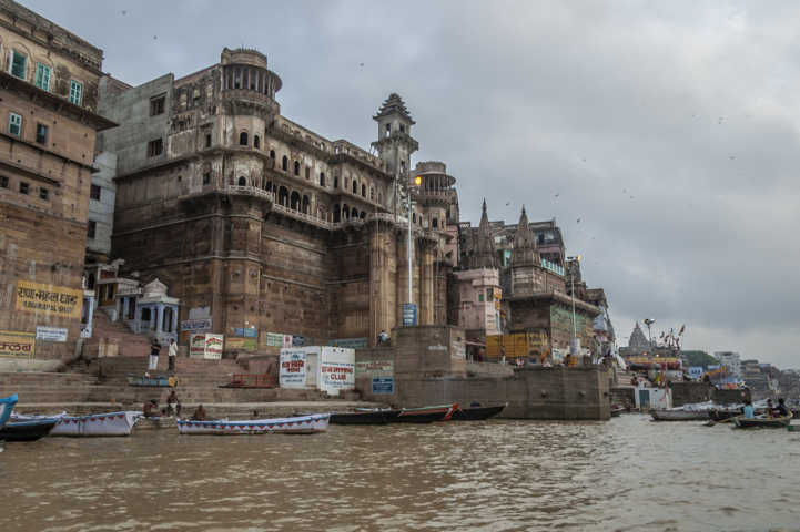 22 - India - Varanasi - rio Ganges - ghat